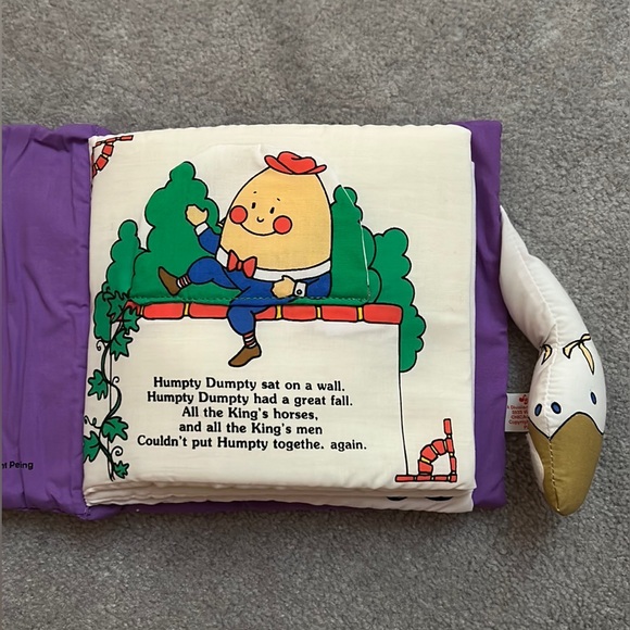 Mother Goose Rhymes Soft Book. NWT - Picture 4 of 12